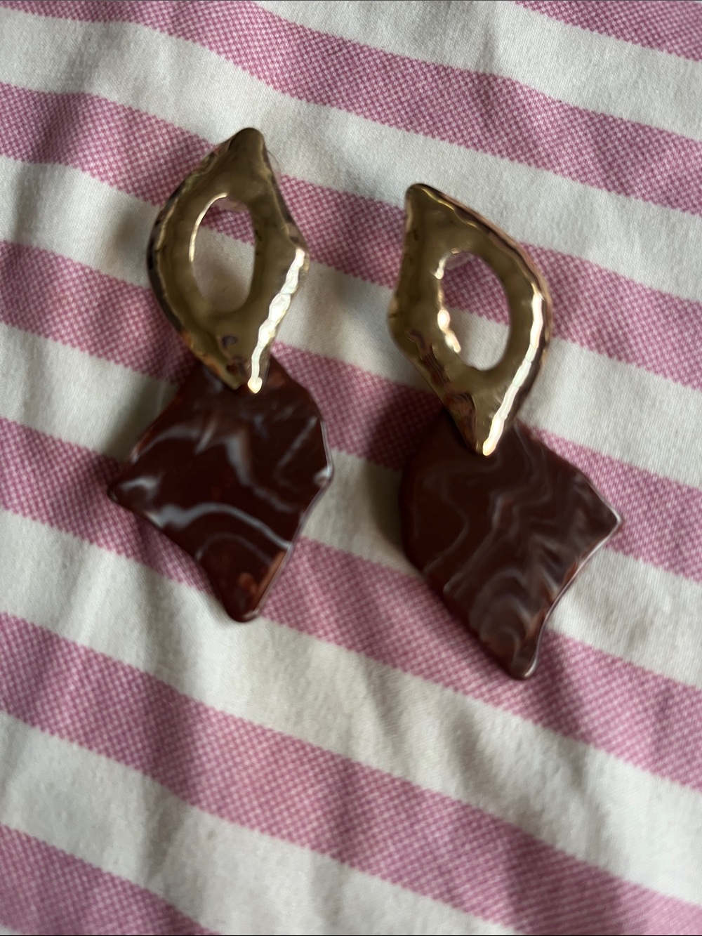 Gold-Tone and Brown Marbled Drop Earrings